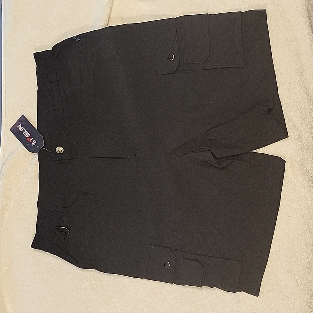 CARGO (MENS) SHORTS, LIGHTWEIGHT, NWT